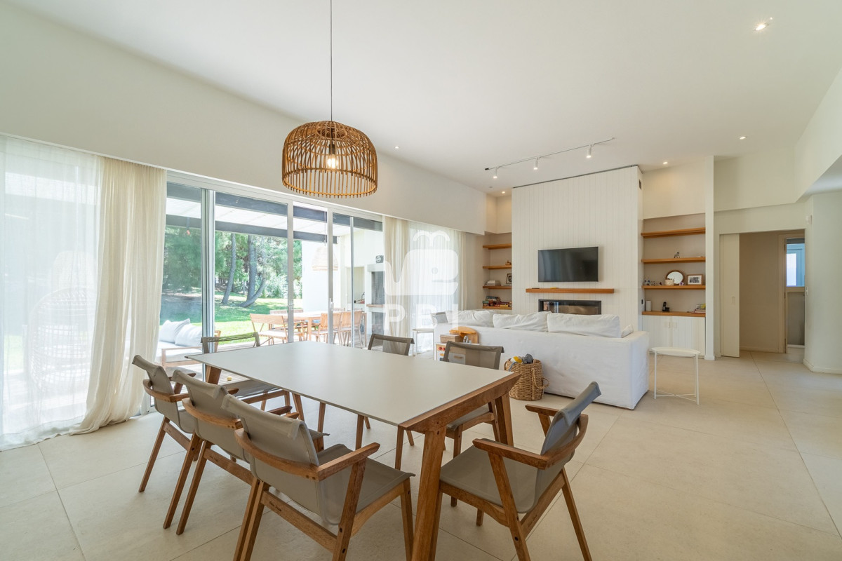 Q2FzYSBlbiB2ZW50YSBlbiBBY3JlcyBkZSBTb2xhbmFzLCBQdW50YSBCYWxsZW5hICAtIFJlZiA6IFBCSTE1NjU2