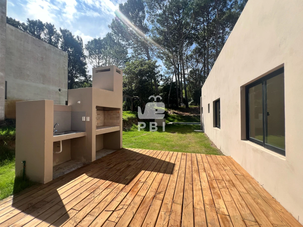 Q2FzYSBlbiB2ZW50YSBlbiBDbHViIERlbCBMYWdvLCBQdW50YSBCYWxsZW5hICAtIFJlZiA6IFBCSTE0NzAx