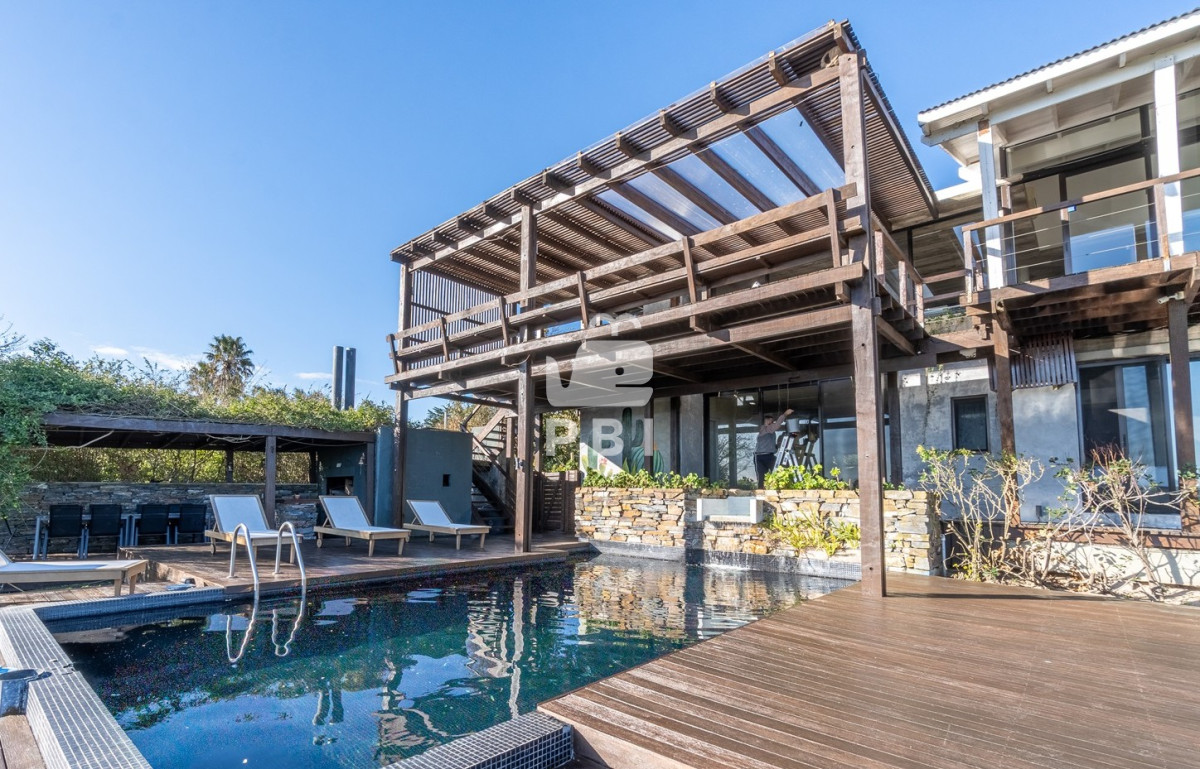 Q2FzYSBlbiBMb21vIERlIExhIEJhbGxlbmEgNSBkb3JtaXRvcmlvcyAtIFJlZiA6IFBCSTE3OTg=