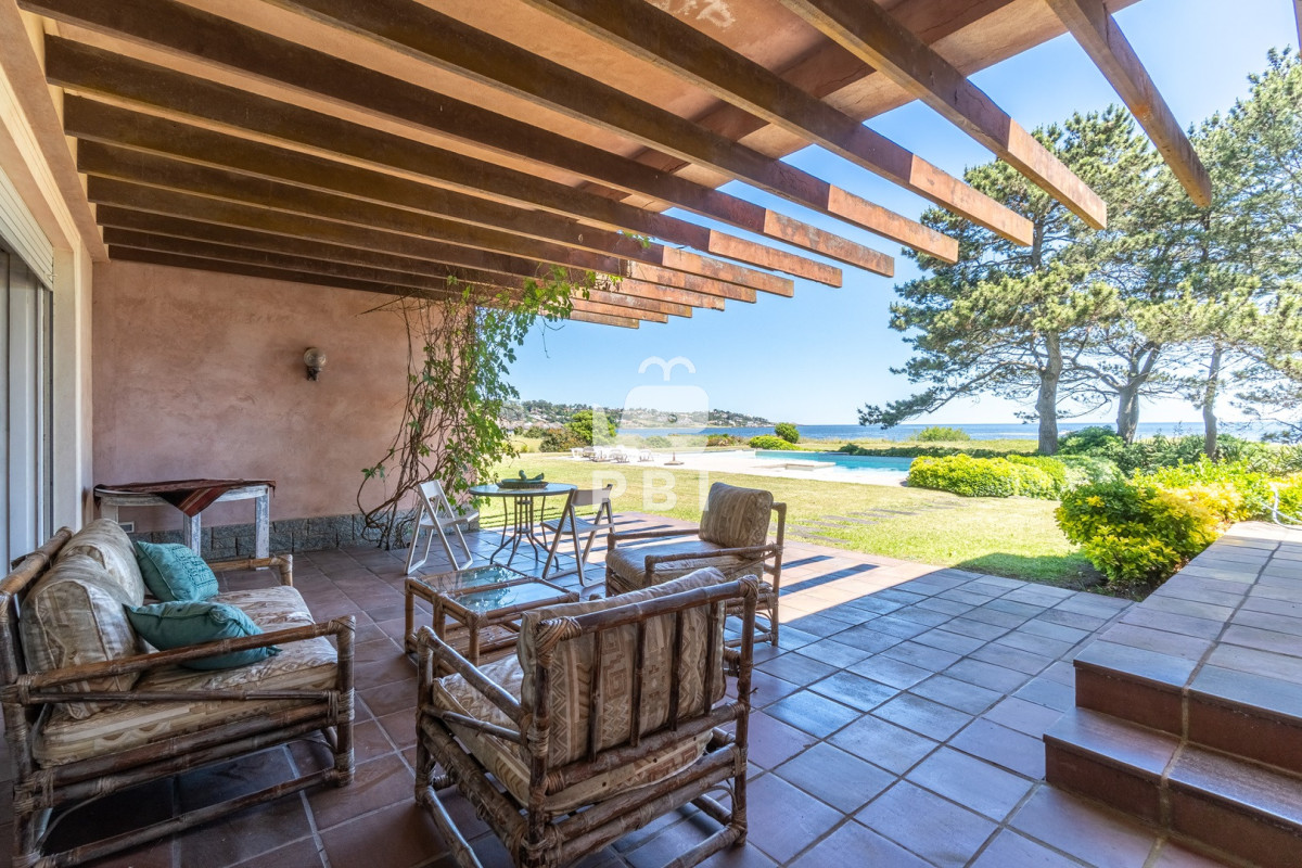 UHJvcGllZGFkIGZyZW50ZSBhbCBtYXIgZW4gU29sYW5hLCBQdW50YSBCYWxsZW5hIC0gUmVmIDogUEJJMTU0NjA=