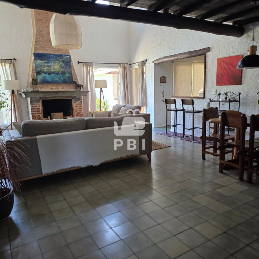 Q2FzYSBkZSAzIGRvcm1pdG9yaW9zLCBMYSBCYXJyYSAtIFJlZiA6IFBCSTE1Njg2