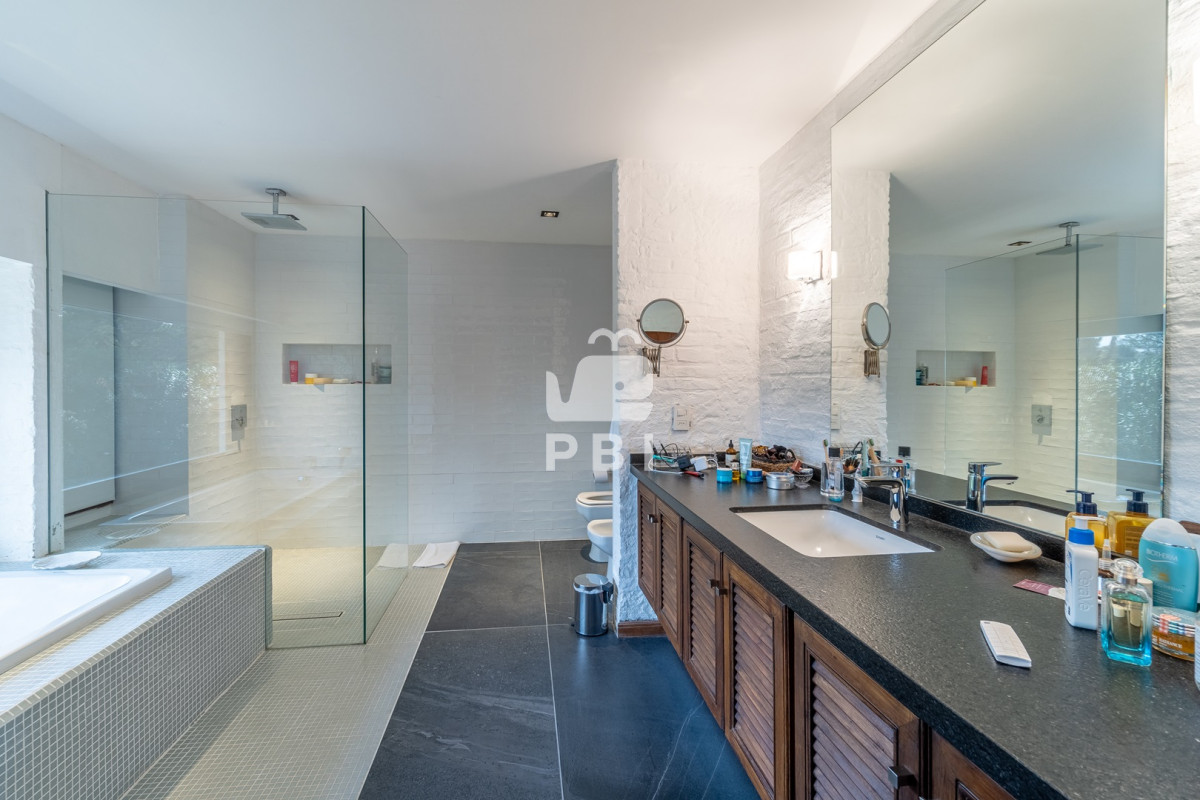 Q2FzYSA1IERPUk1JVE9SSU9TIGVuIFNvbGFuYSwgUHVudGEgQmFsbGVuYS4gLSBSZWYgOiBQQkk5Mw==