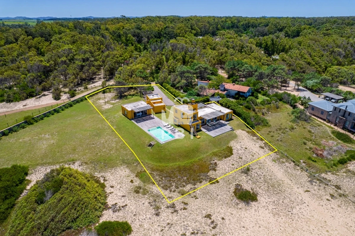 Q2FzYSA0IERPUk1JVE9SSU9TIGVuIEJhaGlhIGRlbCBQaW5hciwgUHVudGEgQmFsbGVuYSAtIFJlZiA6IFBCSTI2NDU=