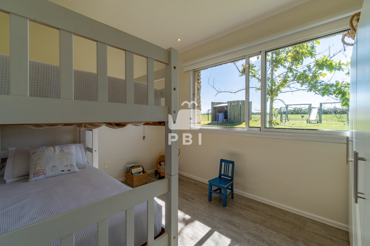 Q2FzYSA2IERPUk1JVE9SSU9TIGVuIExhZ3VuYSBkZSBsb3MgQ2lzbmVzLCBQdW50YSBCYWxsZW5hIC0gUmVmIDogUEJJMjg3MQ==