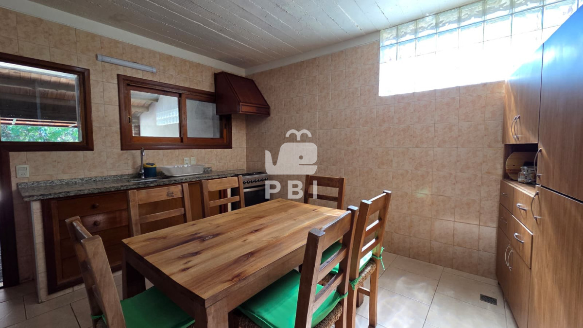 Q2FzYSAzIGRvcm1pdG9yaW9zIGVuIFB1bnRhIGRlbCBFc3RlIC0gUmVmIDogUEJJMTU3NzA=