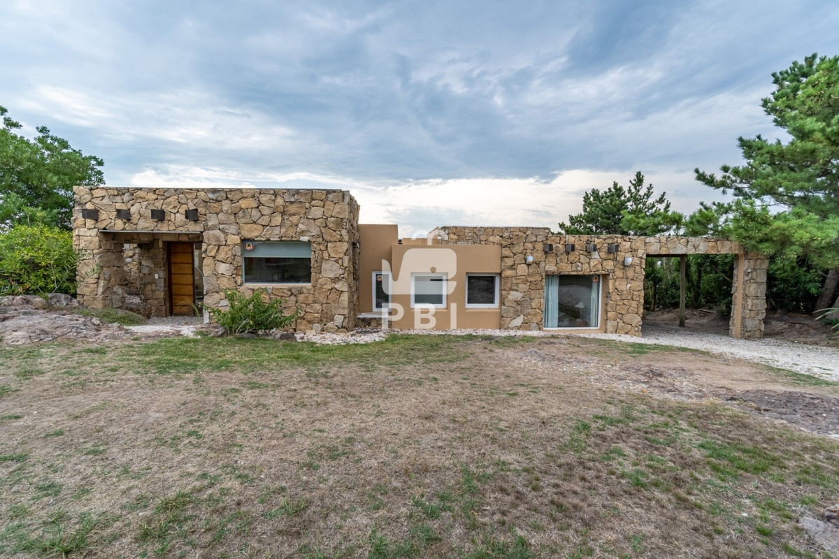 Lomo de la Ballena - GoPunta - Portal Inmobiliario de Punta del Este - Maldonado