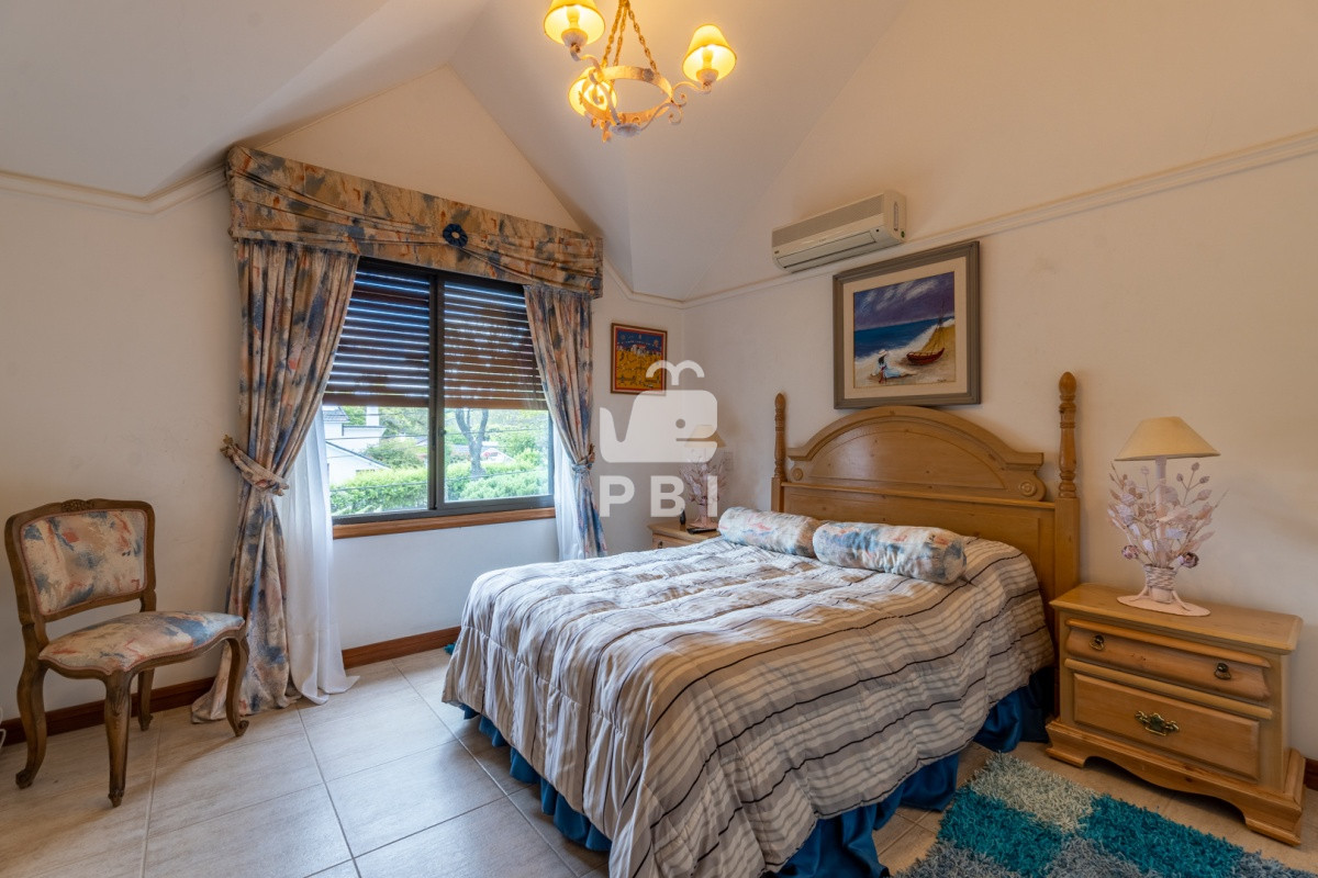 VmVudGEgY2FzYSBkZSA3IGRvcm1pdG9yaW9zLFBsYXlhIE1hbnNhLCBQdW50YSBkZWwgRXN0ZSAtIFJlZiA6IFBCSTI5MTU=