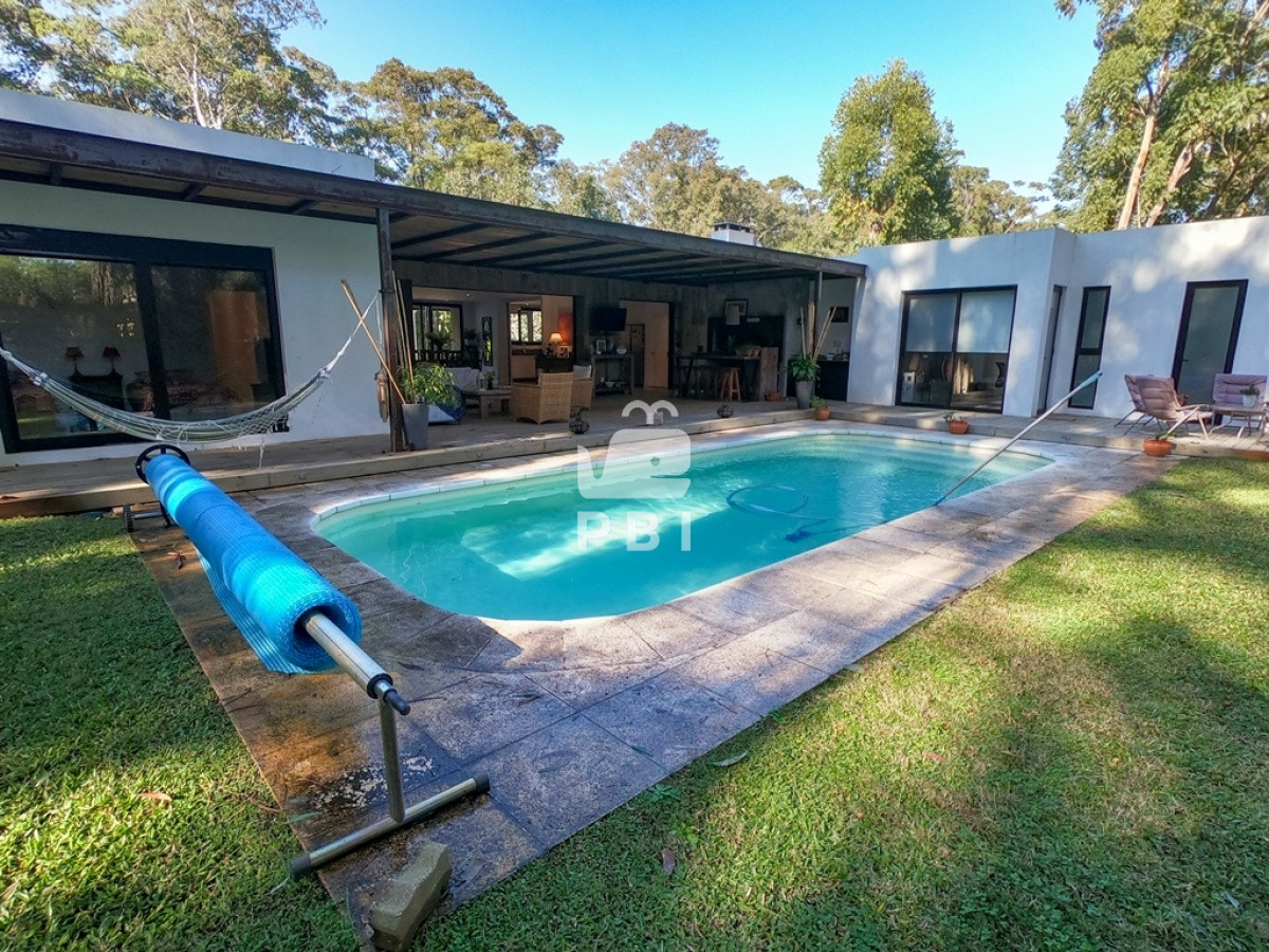 Q2FzYSA0IERPUk1JVE9SSU9TIGVuIERFU0lHTiBWSUxMQUdFLCBQdW50YSBCYWxsZW5hIC0gUmVmIDogUEJJMjMzMg==