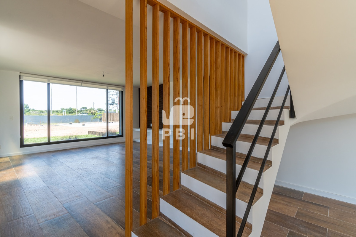 Q2FzYSBkZSAzIGRvcm1pdG9yaW9zIGVuIEdydXRhcyBWaWxsYWdlLCBQdW50YSBCYWxsZW5hIC0gUmVmIDogUEJJMTMxODg=