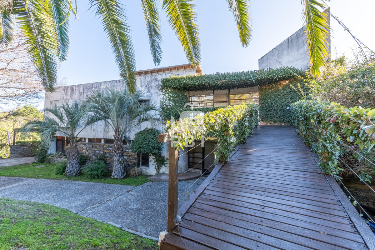 Q2FzYSBlbiBMb21vIERlIExhIEJhbGxlbmEgNSBkb3JtaXRvcmlvcyAtIFJlZiA6IFBCSTE3OTg=