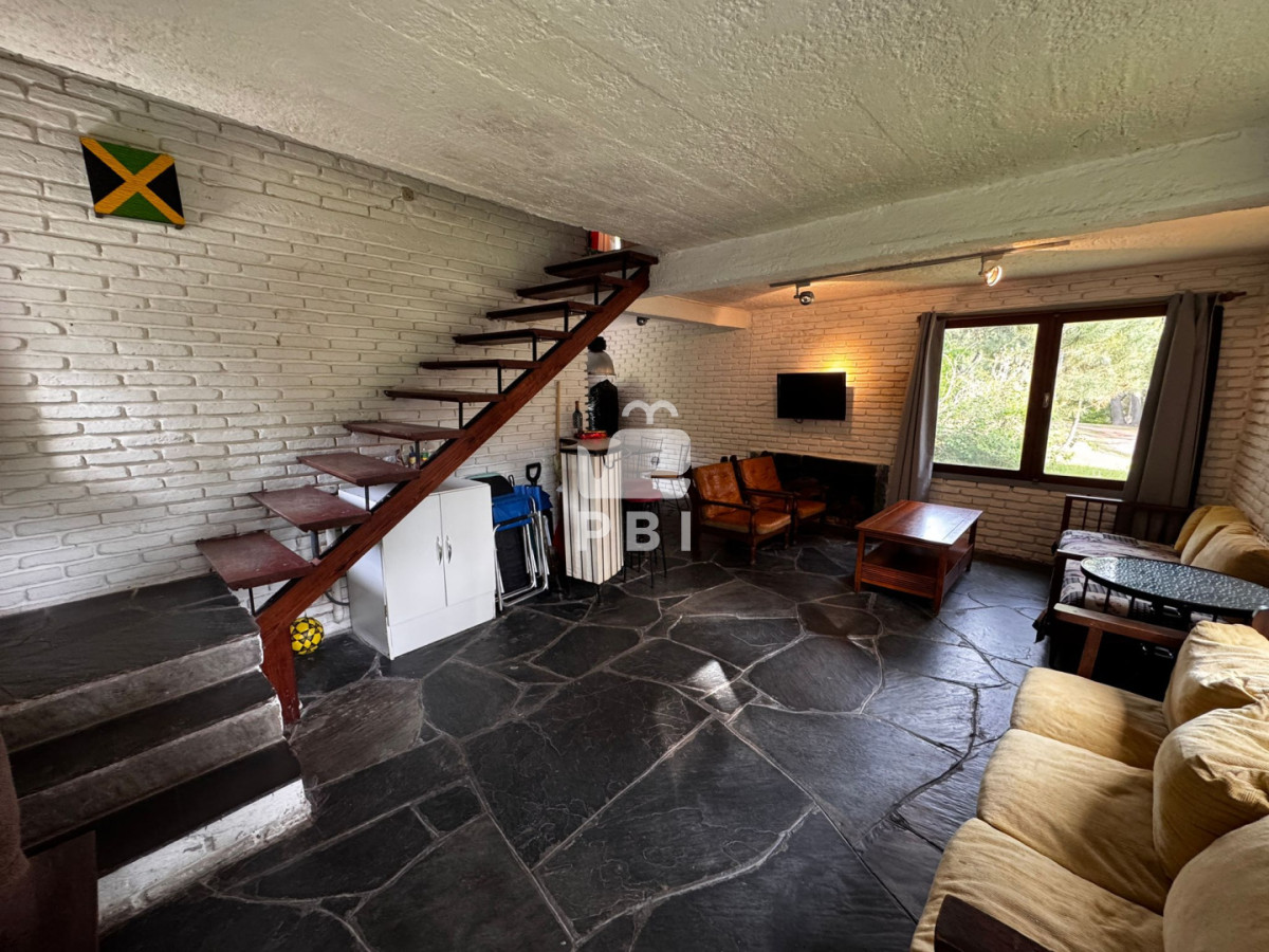 Q2FzYSBlbiBWZW50YSwgUG9ydGV6dWVsbyBCb3NxdWUgLSBSZWYgOiBQQkkxNTQyMw==