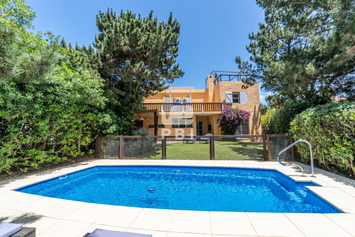 Q2FzYSBlbiBUaW8gVG9tIDQgZG9ybWl0b3Jpb3MgLSBSZWYgOiBQQkk1NDA=