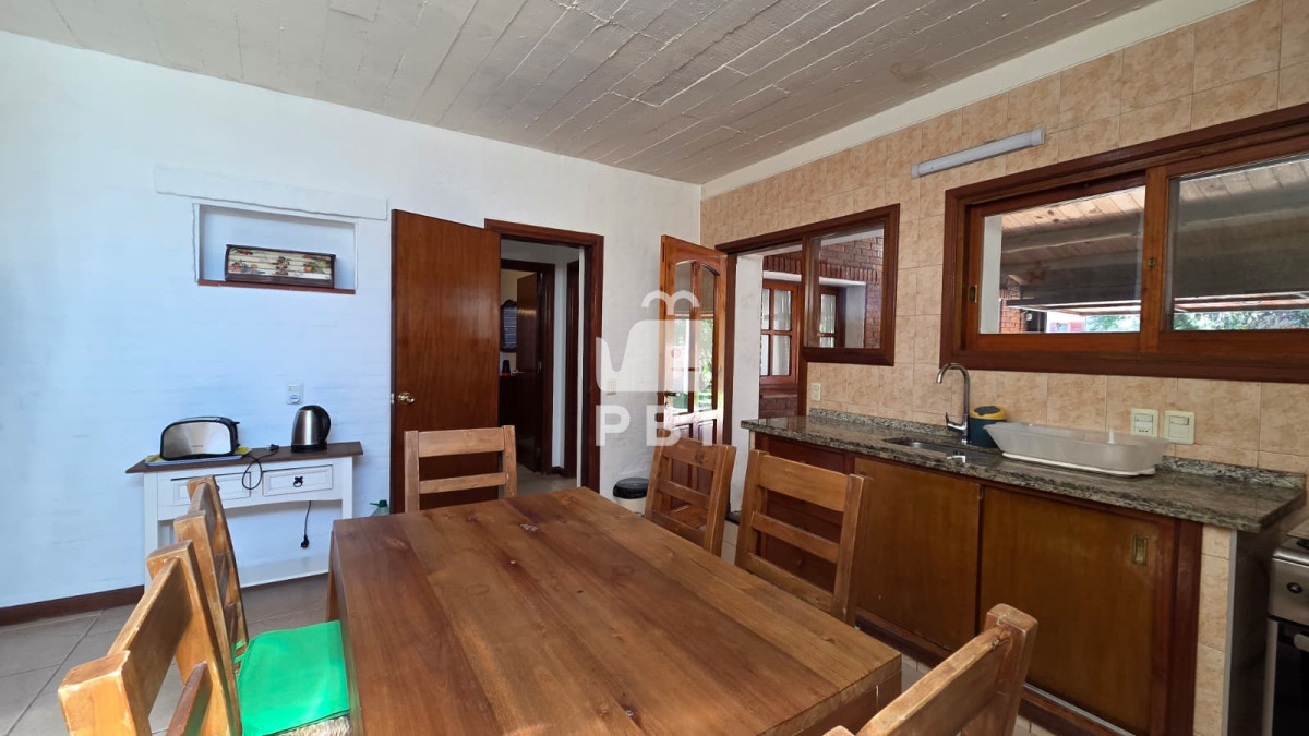 Q2FzYSAzIGRvcm1pdG9yaW9zIGVuIFB1bnRhIGRlbCBFc3RlIC0gUmVmIDogUEJJMTU3NzA=