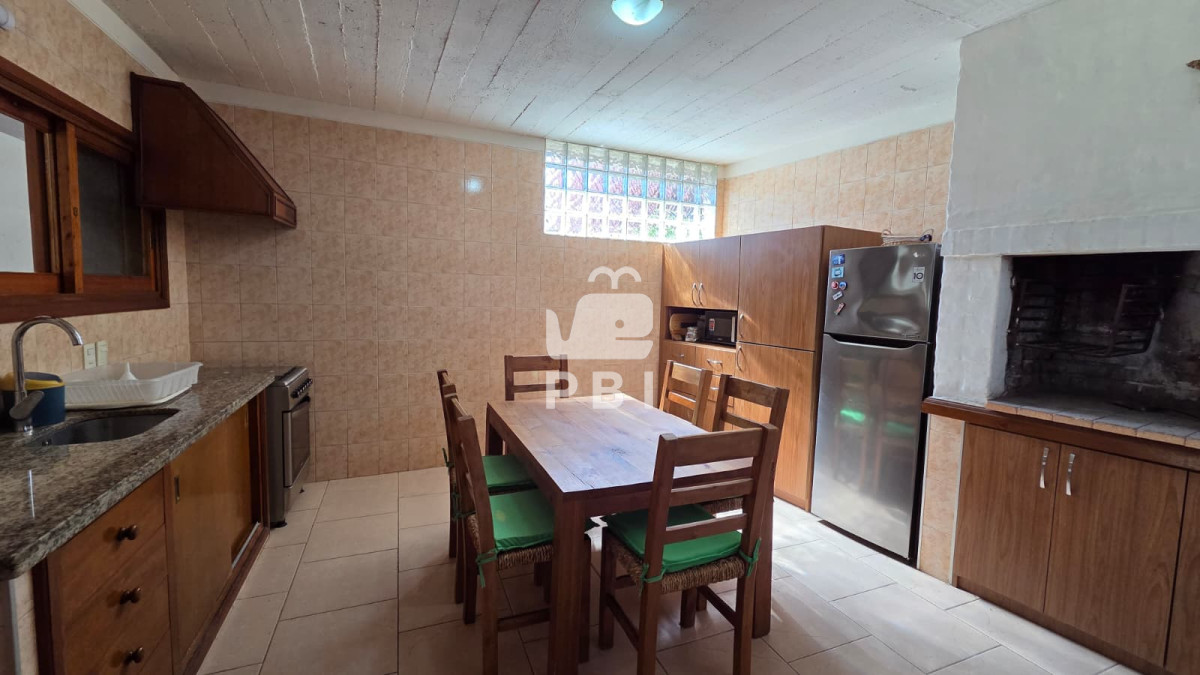 Q2FzYSAzIGRvcm1pdG9yaW9zIGVuIFB1bnRhIGRlbCBFc3RlIC0gUmVmIDogUEJJMTU3NzA=