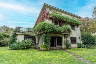 Casa de 5 dormitorios, Playa Mansa, Punta del Este - Ref : PBI13603
