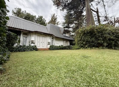 Venta de casa en Pinares 4 Dormitorios - Ref : PBI14730