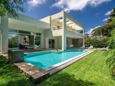 Casa en venta  4 DORMITORIOS   - Ref : PBI12057