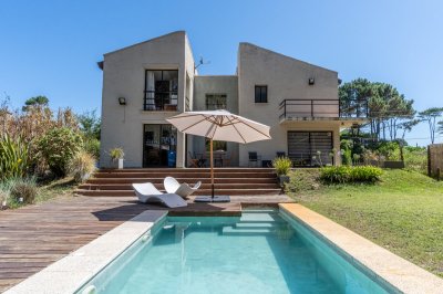 Casa de 4 dormitorios en Chihuahua, Punta Ballena - Ref : PBI14377