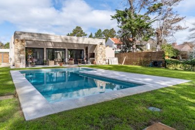 Casa de 3 DORMITORIOS en Solanas, Punta Ballena - Ref : PBI12798