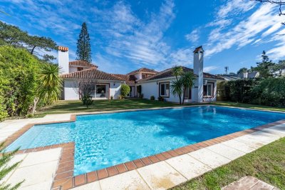 Venta de casa 4 dormitorios  en San Rafael  - Ref : PBI12756