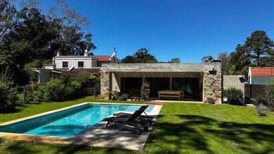 Casa de 3 DORMITORIOS en Solanas, Punta Ballena - Ref : PBI12798