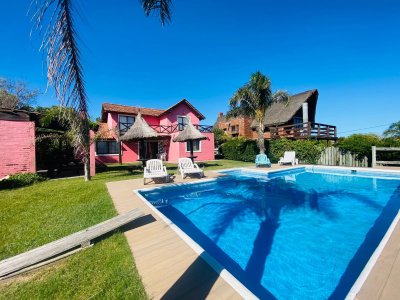 Venta de Casa 4 dormitorios, Tío Tom  - Ref : PBI771