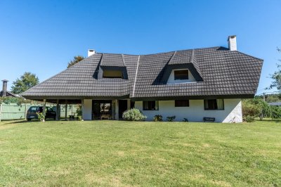 Casa de 4 dormitorios en Laguna del Diario, Punta del Este - Ref : PBI13596
