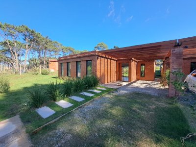 Casa 3 DORMITORIOS en Piedras del Chileno, Punta del Este - Ref : PBI3003