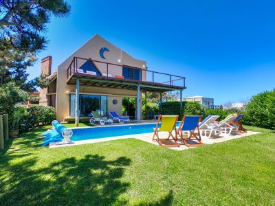 Casa en Tio Tom 5 dormitorios - Ref : PBI448