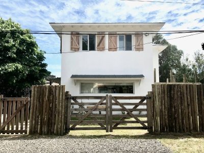 Casa 3 DORMITORIOS en la Barra  - Ref : PBI12150
