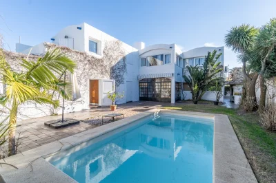 Venta de propiedad de 4 dormitorios en Punta del Este.  - Ref : PBI13838