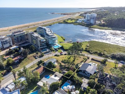 Casa mas lote  frente a Laguna del Diario - Excelente ubicación 