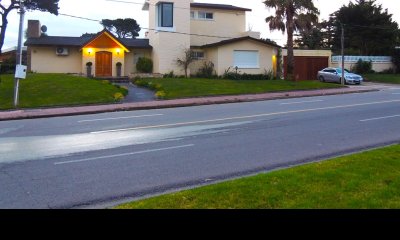 Casa  4 DORMITORIOS, playa Mansa  - Ref : PBI12092