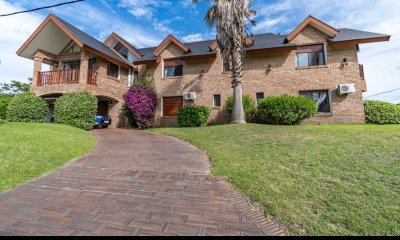 Venta casa de 7 dormitorios,Playa Mansa, Punta del Este - Ref : PBI2915