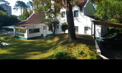 Venta casa 4 DORMITORIOS en Cantegril, Punta del Este - Ref : PBI2241