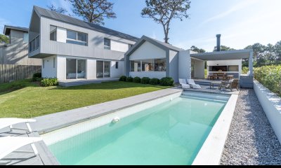 Venta de Residencia Premium en Barrio Privado  - Ref : PBI14891