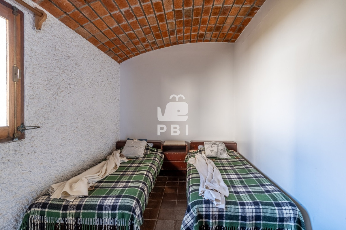 SW52ZXJ0w60gZW4gQ2FsaWRhZDogUHJvcGllZGFkIGRlIDQgRG9ybWl0b3Jpb3MgZW4gUHVudGEgZGVsIEVzdGUgLSBSZWYgOiBQQkkxMzgzOA==