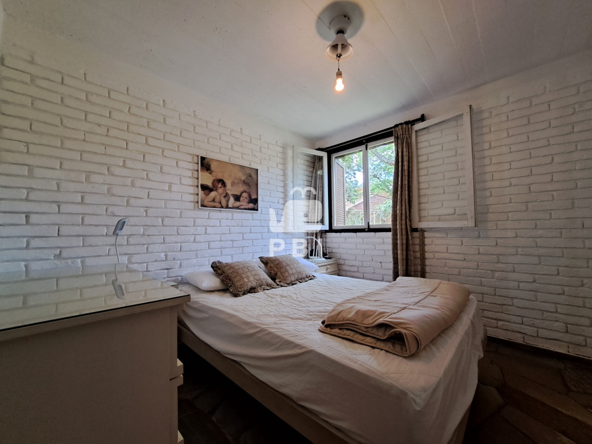 Q2FzYSA0IERPUk1JVE9SSU9TIGVuIENhbWlubyBMdXNzaWNoLCBQdW50YSBCYWxsZW5hIC0gUmVmIDogUEJJMTMxODE=