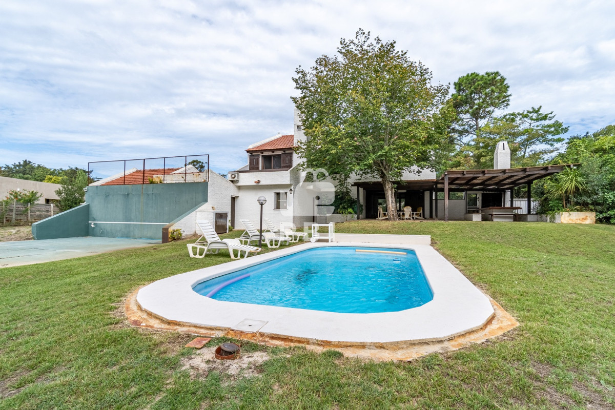 Q2FzYSBkZSAzIGRvcm1pdG9yaW9zIGVuIFNvbGFuYSwgUHVudGEgQmFsbGVuYSAtIFJlZiA6IFBCSTE0MTI4