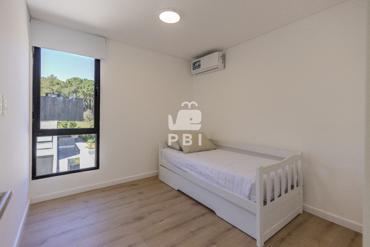 Q2FzYSAzIERPUk1JVE9SSU9TIGVuIENsdWIgZGVsIExhZ28sIFB1bnRhIEJhbGxlbmEgLSBSZWYgOiBQQkkyNjUx