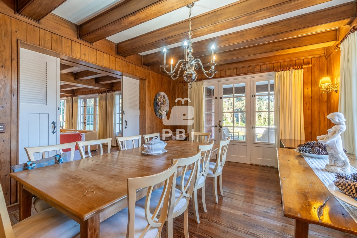 RXhjbHVzaXZhIHByb3BpZWRhZCBlbiB2ZW50YSwgY29uIDUgZG9ybWl0b3Jpb3MsIEVsIEdvbGYsIFB1bnRhIGRlbCBFc3RlLiAtIFJlZiA6IFBCSTEzODQ0