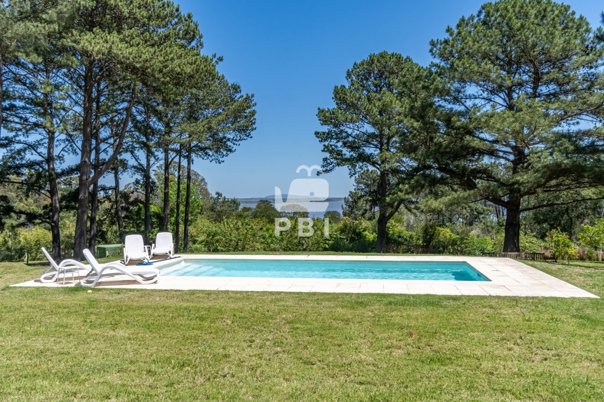 Q2FzYSBkZSAzIGRvcm1pdG9yaW9zIGVuIExhcyBDdW1icmVzLCBQdW50YSBCYWxsZW5hIC0gUmVmIDogUEJJMTMwNDQ=