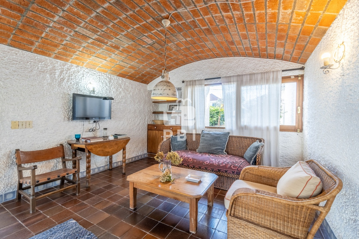 SW52ZXJ0w60gZW4gQ2FsaWRhZDogUHJvcGllZGFkIGRlIDQgRG9ybWl0b3Jpb3MgZW4gUHVudGEgZGVsIEVzdGUgLSBSZWYgOiBQQkkxMzgzOA==