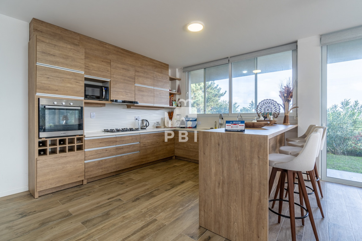 VmVudGEgQ2FzYSBkZSAzIGRvcm1pdG9yaW9zLCBUaW8gVG9tLCBQdW50YSBiYWxsZW5hLiAtIFJlZiA6IFBCSTE3MDM=