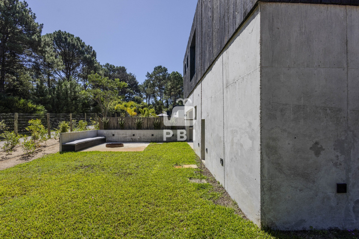 Q2FzYSAzIERPUk1JVE9SSU9TIGVuIENsdWIgZGVsIExhZ28sIFB1bnRhIEJhbGxlbmEgLSBSZWYgOiBQQkkyNjUx