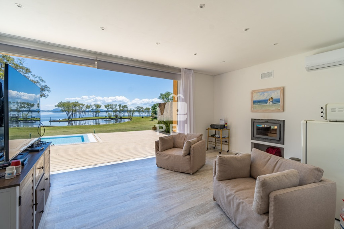 Q2FzYSBkZSAzIGRvcm1pdG9yaW9zIGVuIGJhcnJpbyBwcml2YWRvIC0gUmVmIDogUEJJMzIzOQ==