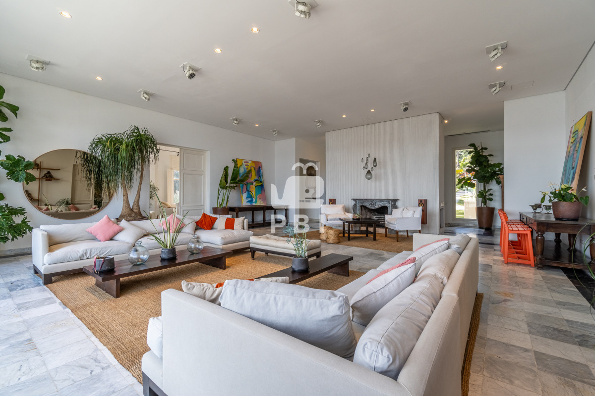 Q2hhY3JhIGNvbiBjYXNhIGEgbGEgdmVudGEgZW4gTGFndW5hIFNhdWNlICAtIFJlZiA6IFBCSTE1MTUz