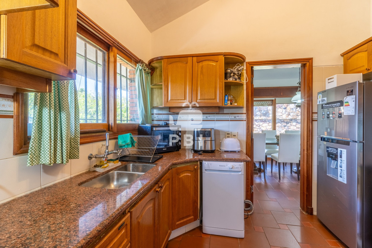 Q2FzYSBkZSAzIGRvcm1pdG9yaW9zIGVuIFRpbyBUb20sIFB1bnRhIEJhbGxlbmEgLSBSZWYgOiBQQkkxNTM5MQ==