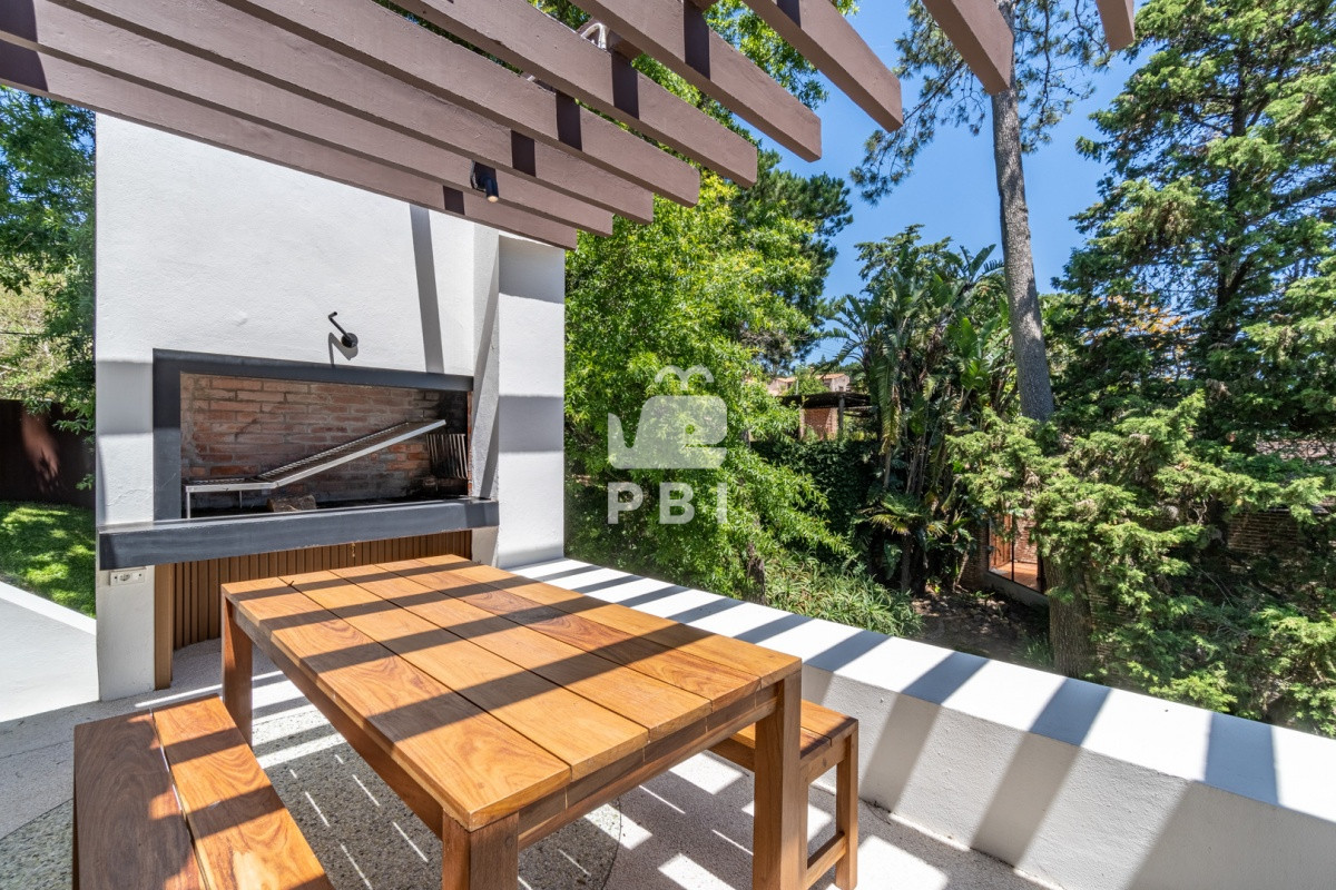 Q2FzYSA0IERPUk1JVE9SSU9TIGVuIExvbW8gZGUgbGEgQmFsbGVuYSwgTWFsZG9uYWRvIC0gUmVmIDogUEJJMjkwMg==