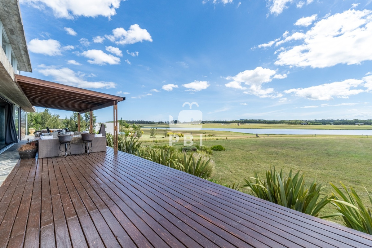 VmVudGEgQ2FzYSBkZSAyIGRvcm1pdG9yaW9zIGVuIExhZ3VuYSBkZSBsb3MgQ2lzbmVzIC0gUHVudGEgQmFsbGVuYSAtIFJlZiA6IFBCSTEzNDgz